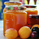 Aprikosene er fristende gule med et vakkert rødt skjær på solsiden. De er svært attraktive og innbydende. Harlayne er kjent for sitt vakre utseende. I april og mai gleder treet deg med hvite blomster med et rosa skjær over seg. Aprikosene smaker kjempegodt som dessert eller syltetøy eller rett og slett som en sunn frisk frukt.